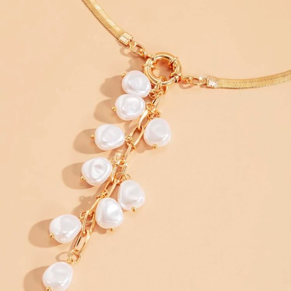 New faux pearl necklace - Picture 3 of 5